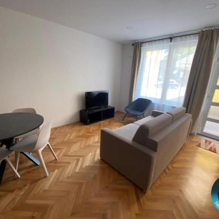 Apartments Tito & Robin Koper Bagian luar foto