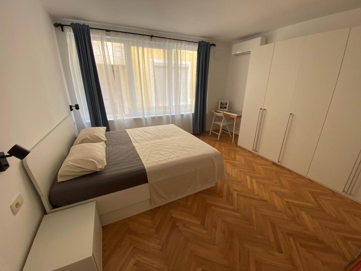 Apartments Tito & Robin Koper Bagian luar foto